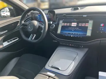 MERCEDES-BENZ E 220 d AMG Night