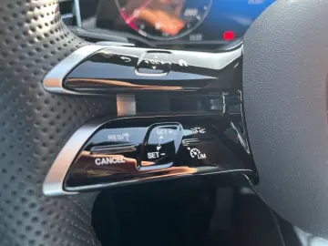 MERCEDES-BENZ E 220 d AMG Night