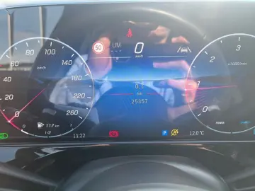 MERCEDES-BENZ E 220 d AMG Night