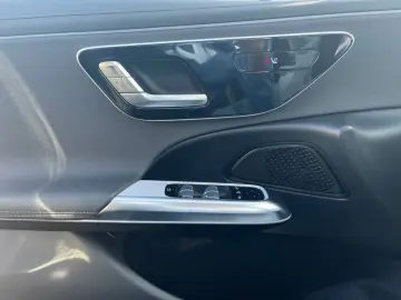 MERCEDES-BENZ E 220 d AMG Night