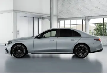 MERCEDES-BENZ E 220 d AMG Superscreen