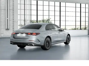 MERCEDES-BENZ E 220 d AMG Superscreen