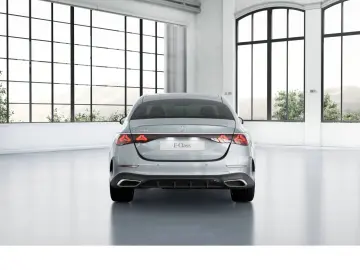 MERCEDES-BENZ E 220 d AMG Superscreen