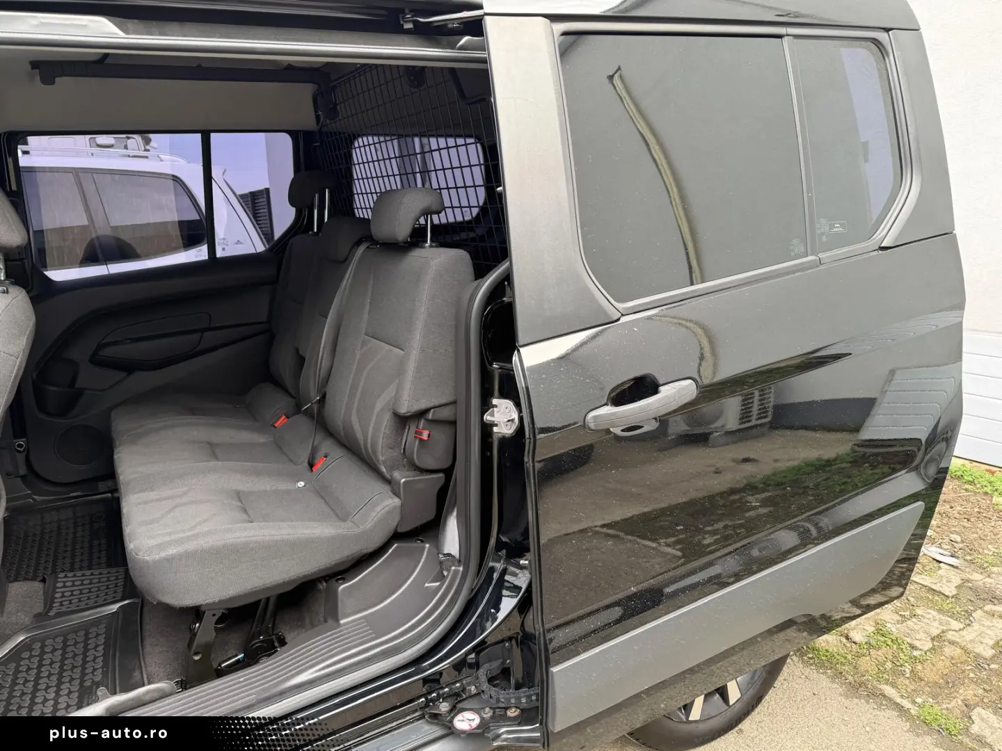 FORD TRANSIT CONNECT ST