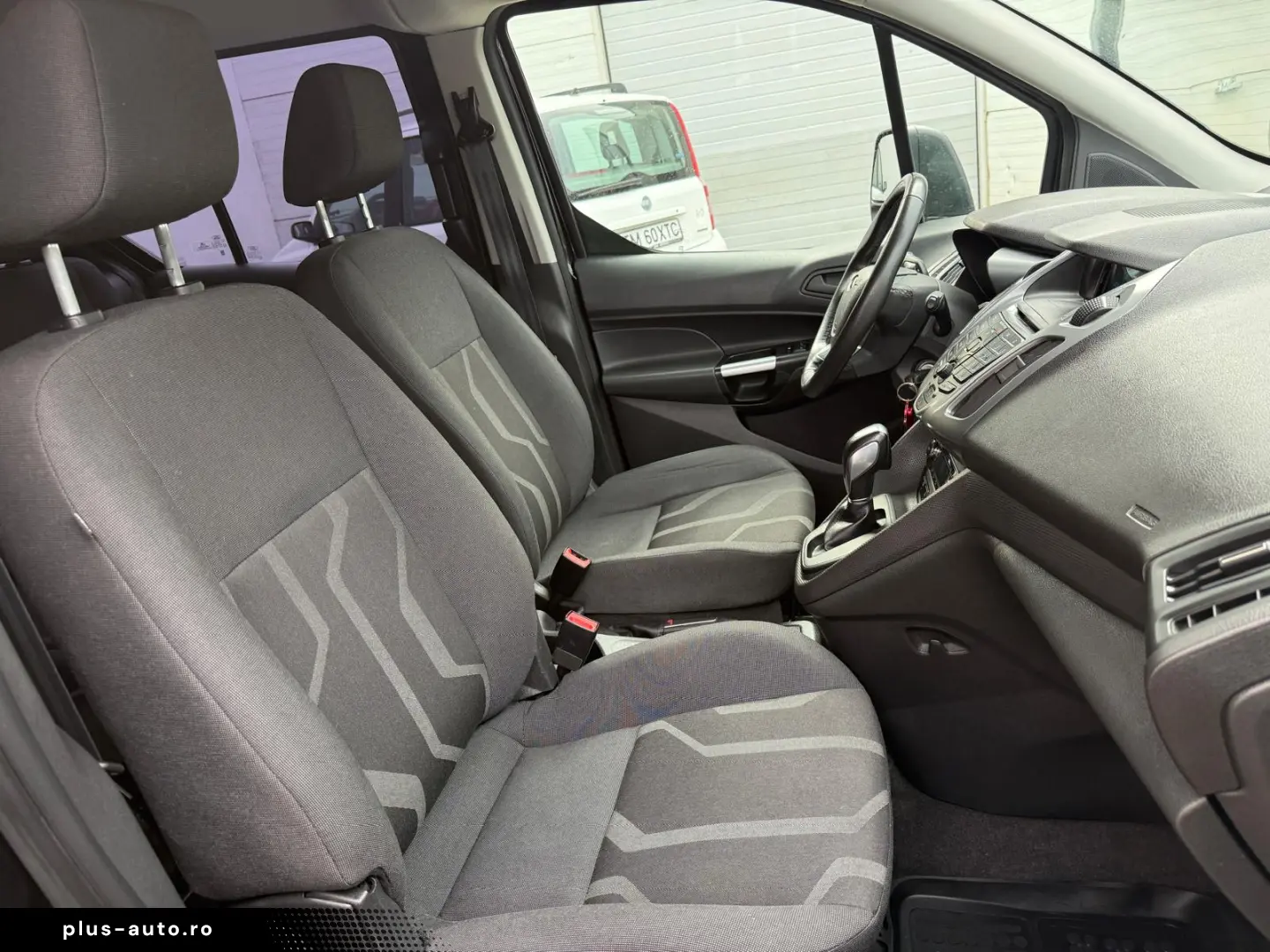 FORD TRANSIT CONNECT ST