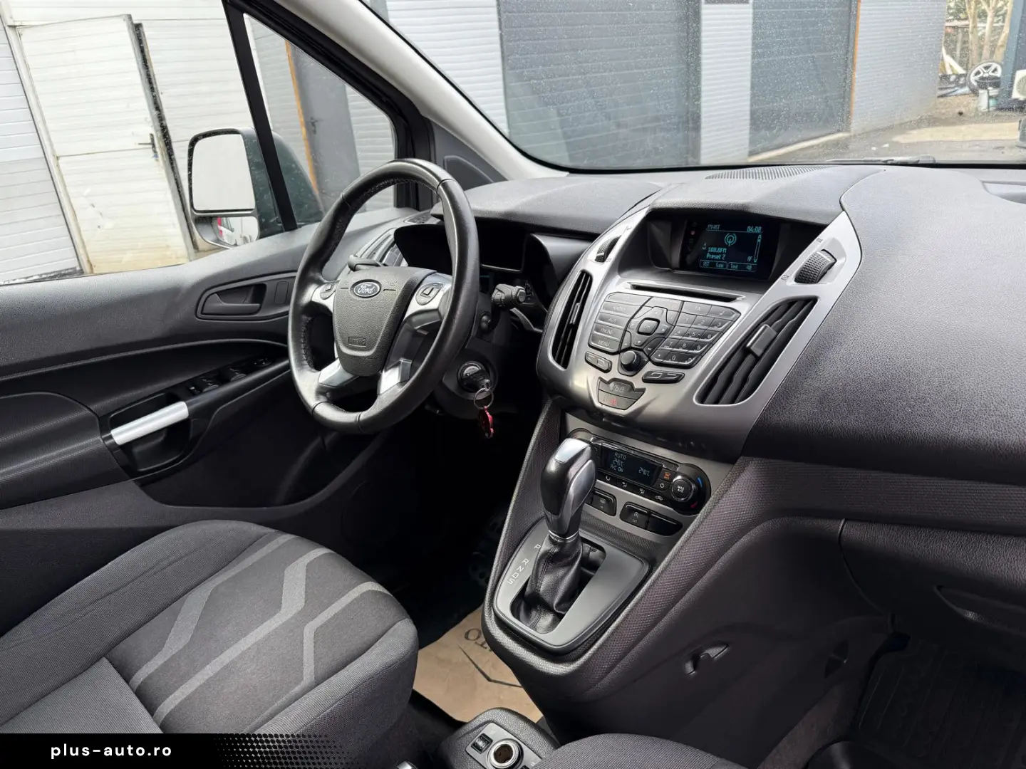 FORD TRANSIT CONNECT ST