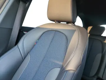 BMW X1 sDrive18d M Sportpaket   AHK HEAD-UP RFK HIFI