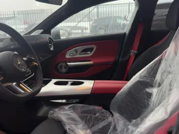 MERCEDES BENZ CLA 220 4M AMG