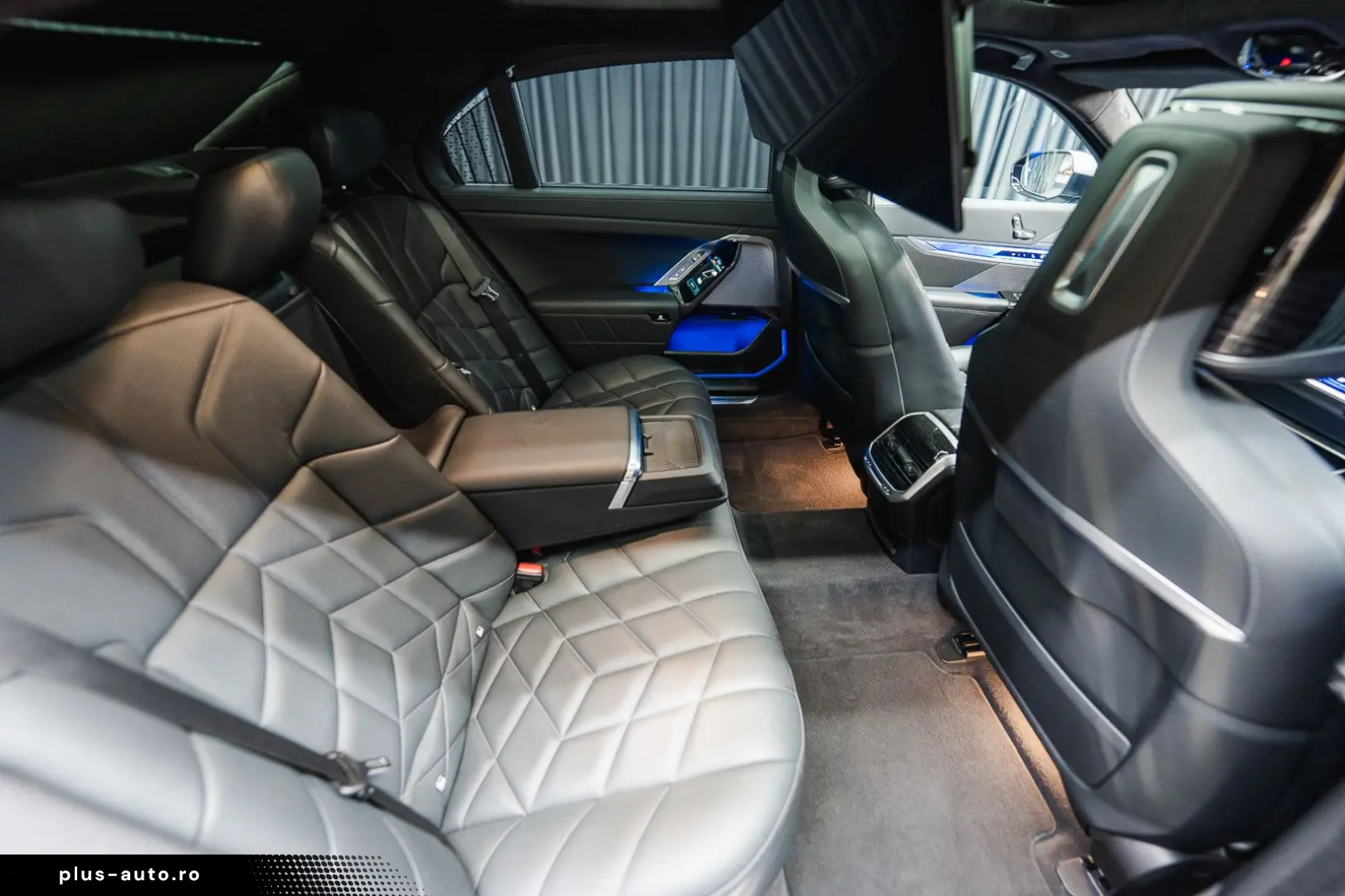 BMW 740 d xDrive  M Sport Pro Iconic Glow Theater TV