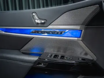 BMW 740 d xDrive  M Sport Pro Iconic Glow Theater TV