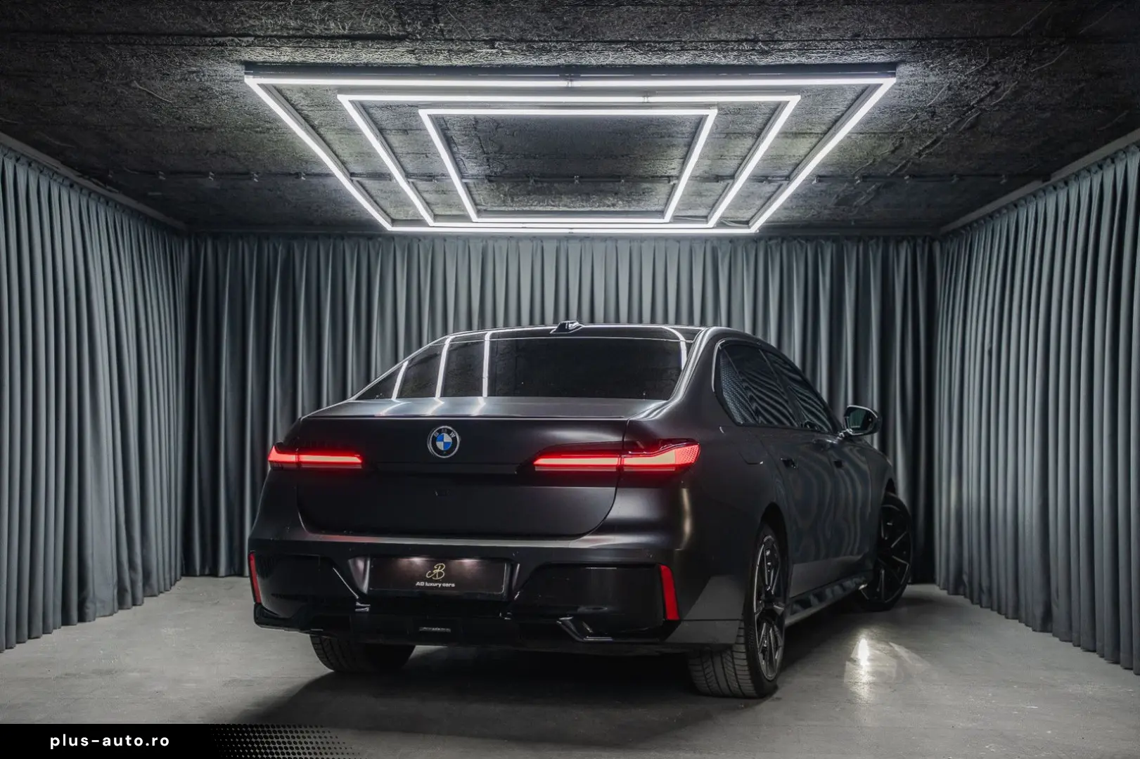 BMW 740 d xDrive  M Sport Pro Iconic Glow Theater TV