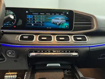MERCEDES-BENZ GLS 63 AMG 4M  3xTV 4xSITZKLIMA EXKLUSIV PANO