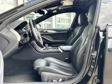 BMW M850 i xDrive PANO ACC LEDERVOLL!!1. Hd.