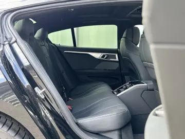 BMW M850 i xDrive PANO ACC LEDERVOLL!!1. Hd.