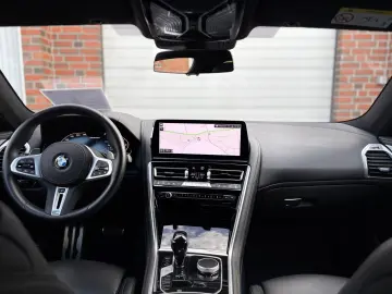 BMW M850 i xDrive PANO ACC LEDERVOLL!!1. Hd.