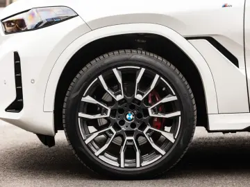 BMW X6 30d xDrive MSport PANO LED StHz Mass voll