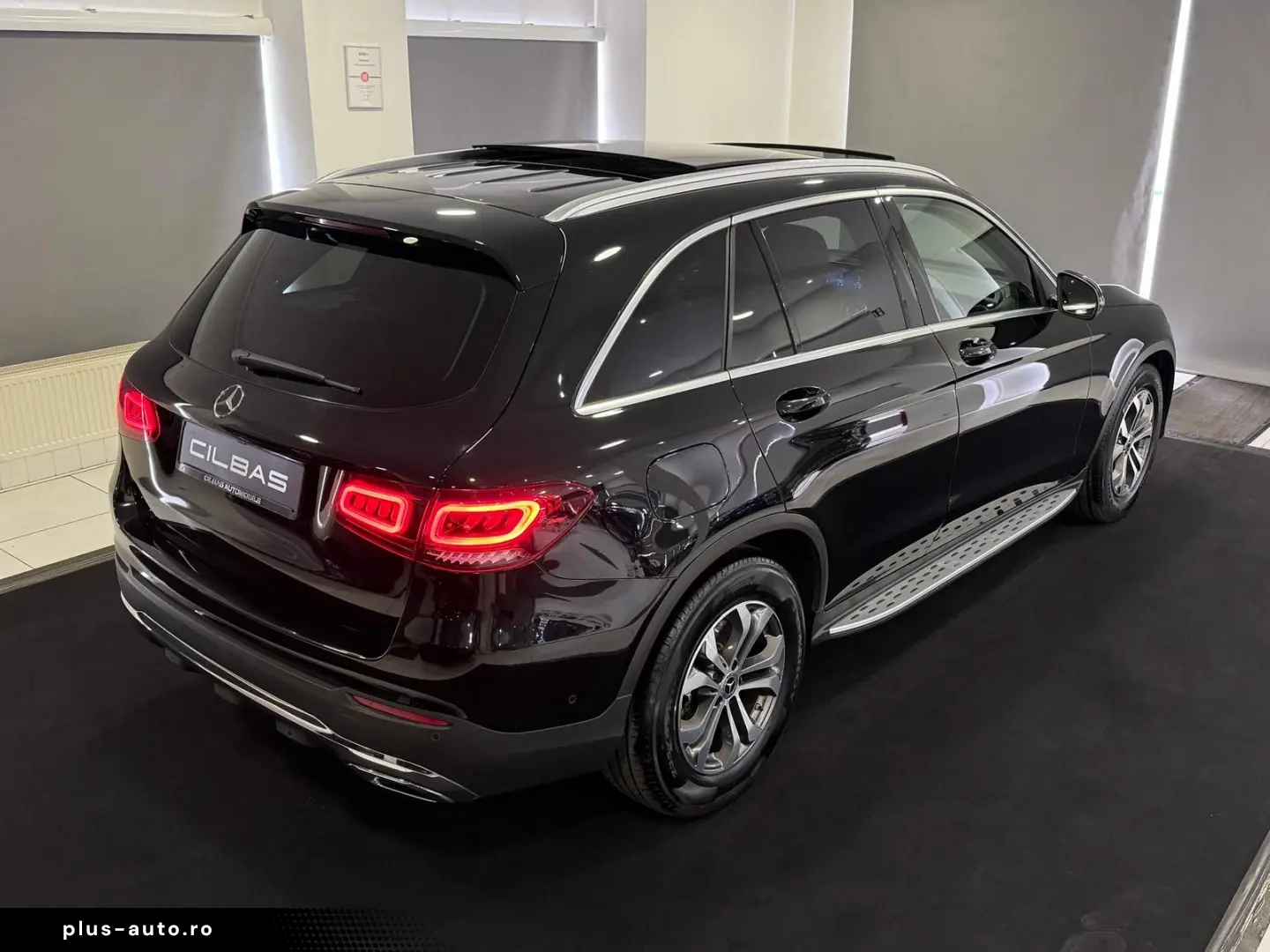 MERCEDES-BENZ GLC 220 d 9G 4M  PANO LED SHZ CARPLAY 1.HAND