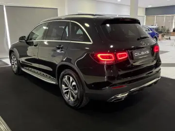 MERCEDES-BENZ GLC 220 d 9G 4M  PANO LED SHZ CARPLAY 1.HAND