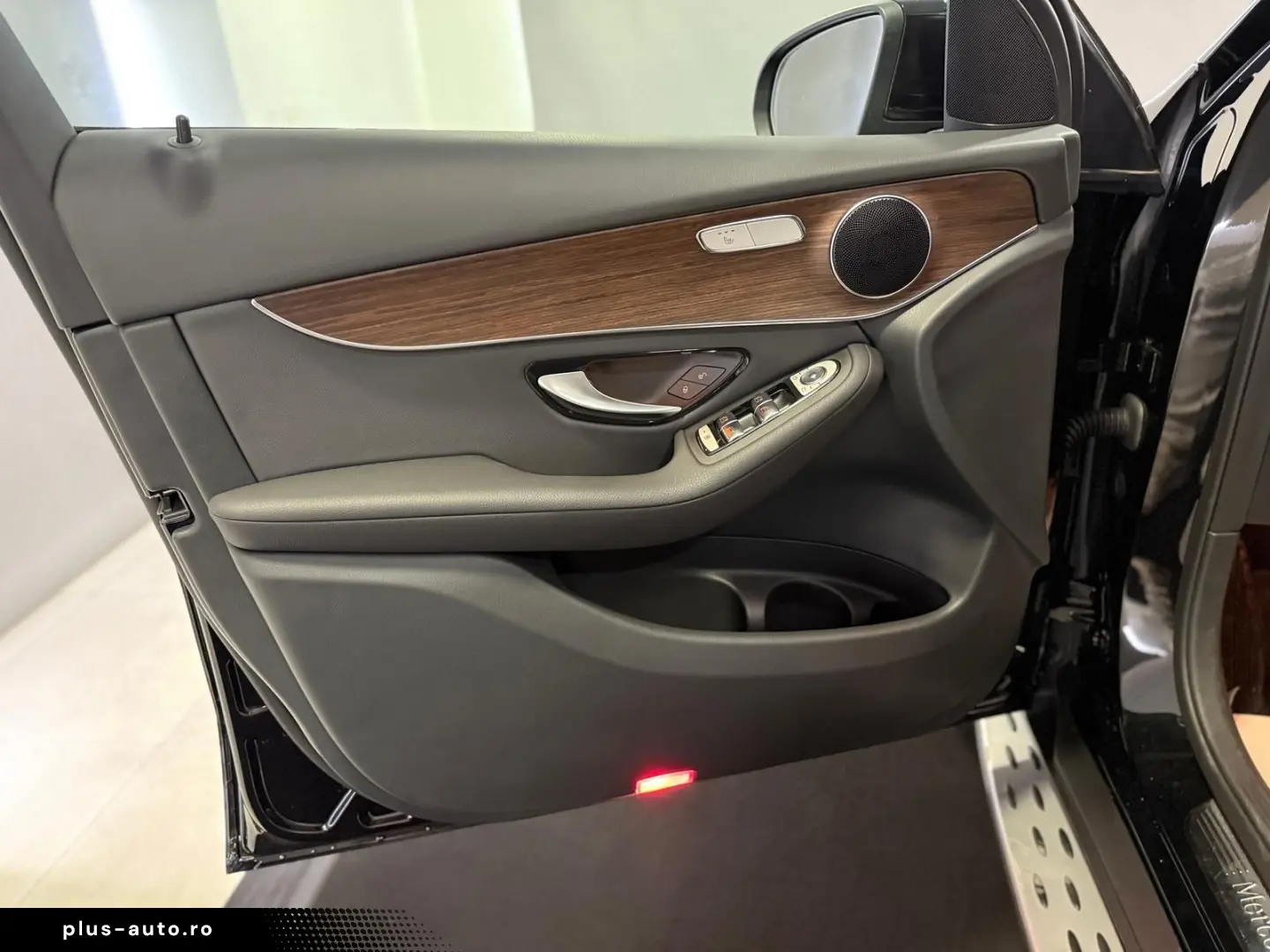 MERCEDES-BENZ GLC 220 d 9G 4M  PANO LED SHZ CARPLAY 1.HAND