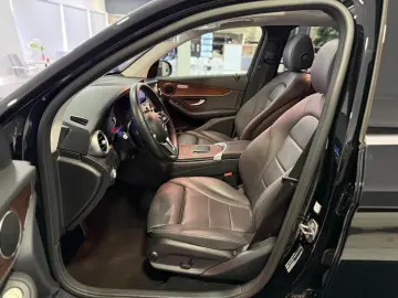 MERCEDES-BENZ GLC 220 d 9G 4M  PANO LED SHZ CARPLAY 1.HAND