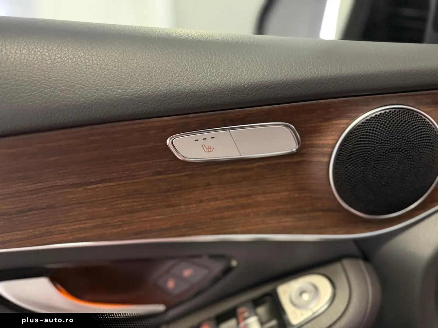 MERCEDES-BENZ GLC 220 d 9G 4M  PANO LED SHZ CARPLAY 1.HAND