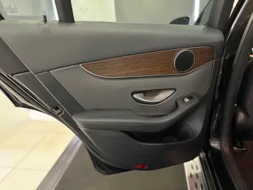 MERCEDES-BENZ GLC 220 d 9G 4M  PANO LED SHZ CARPLAY 1.HAND