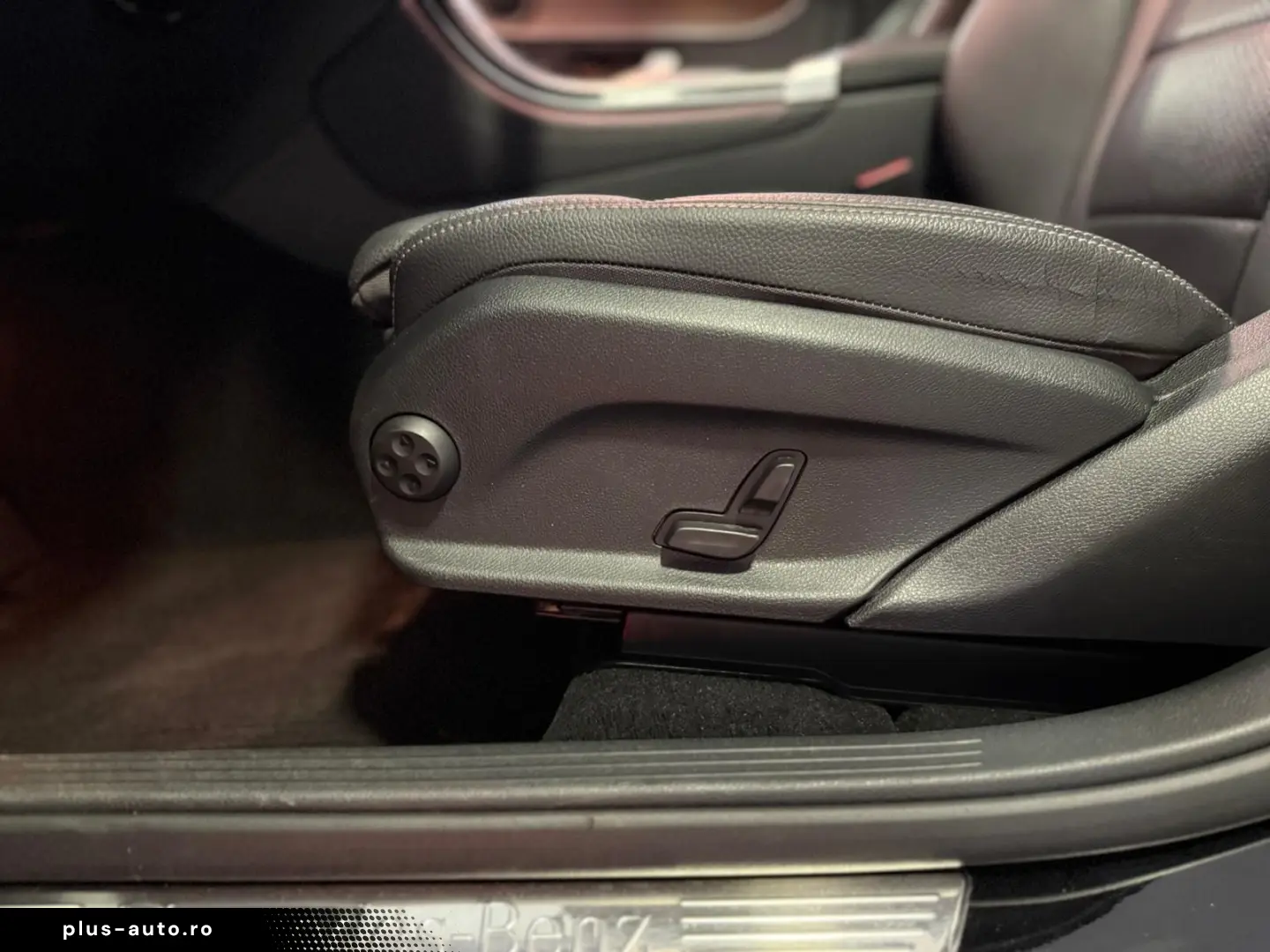 MERCEDES-BENZ GLC 220 d 9G 4M  PANO LED SHZ CARPLAY 1.HAND