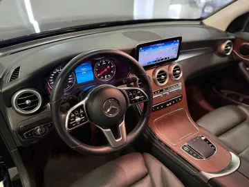 MERCEDES-BENZ GLC 220 d 9G 4M  PANO LED SHZ CARPLAY 1.HAND