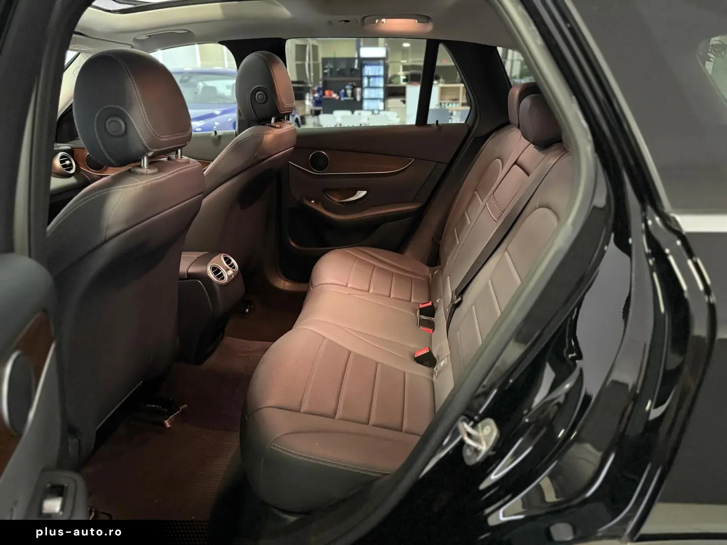 MERCEDES-BENZ GLC 220 d 9G 4M  PANO LED SHZ CARPLAY 1.HAND