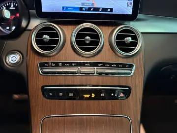 MERCEDES-BENZ GLC 220 d 9G 4M  PANO LED SHZ CARPLAY 1.HAND