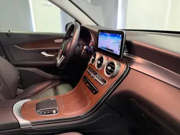 MERCEDES-BENZ GLC 220 d 9G 4M  PANO LED SHZ CARPLAY 1.HAND