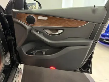 MERCEDES-BENZ GLC 220 d 9G 4M  PANO LED SHZ CARPLAY 1.HAND