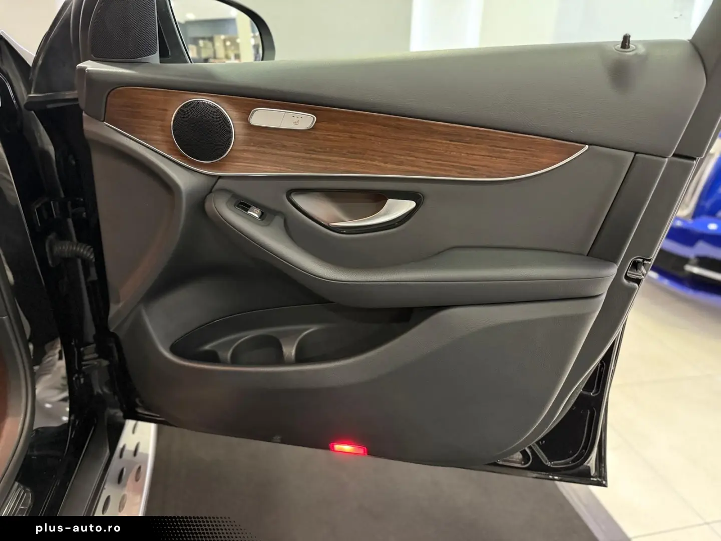 MERCEDES-BENZ GLC 220 d 9G 4M  PANO LED SHZ CARPLAY 1.HAND