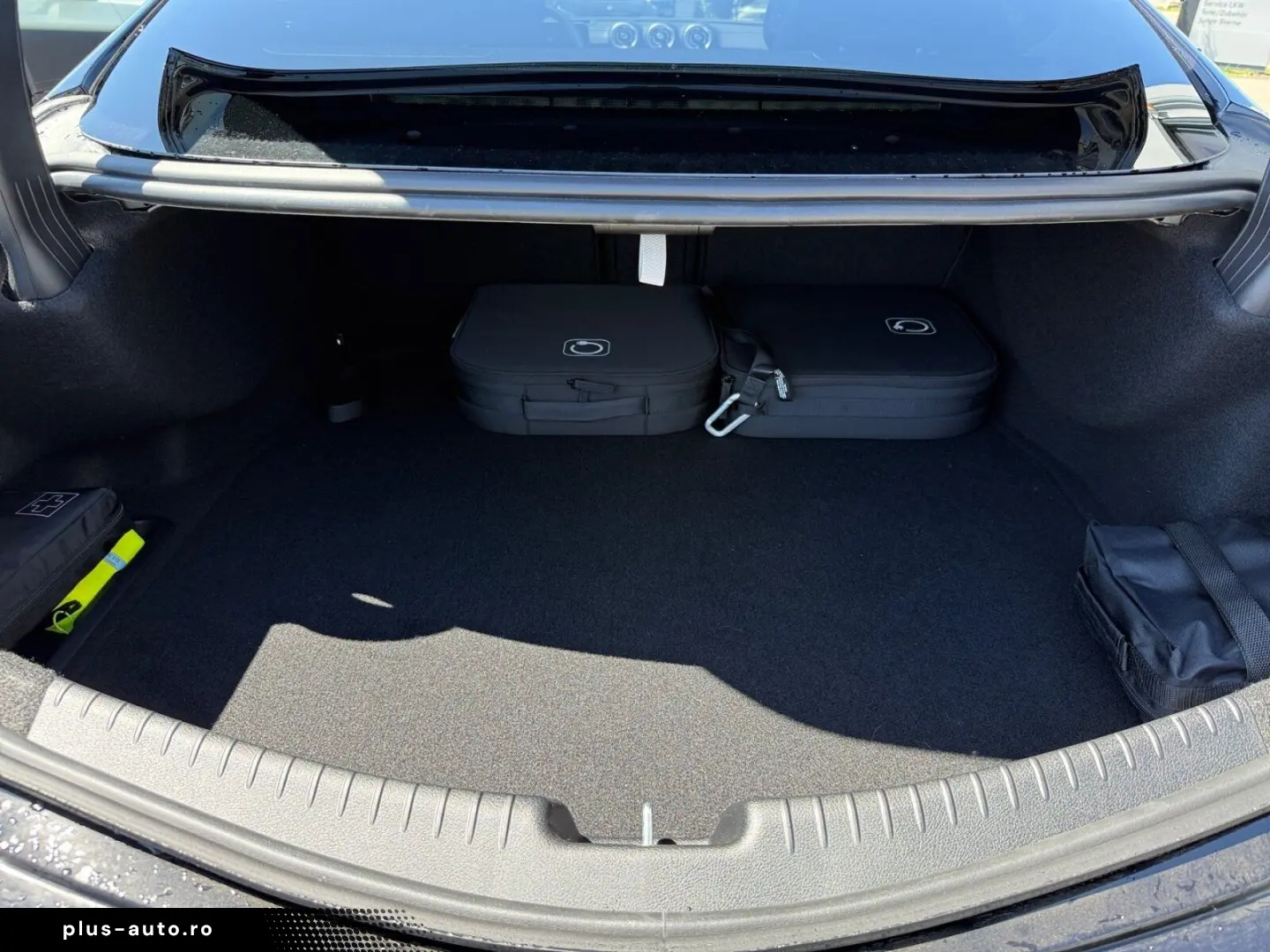 MERCEDES-BENZ CLE 300e AMG PREM  LEDER HuD BUR PAN KEYL