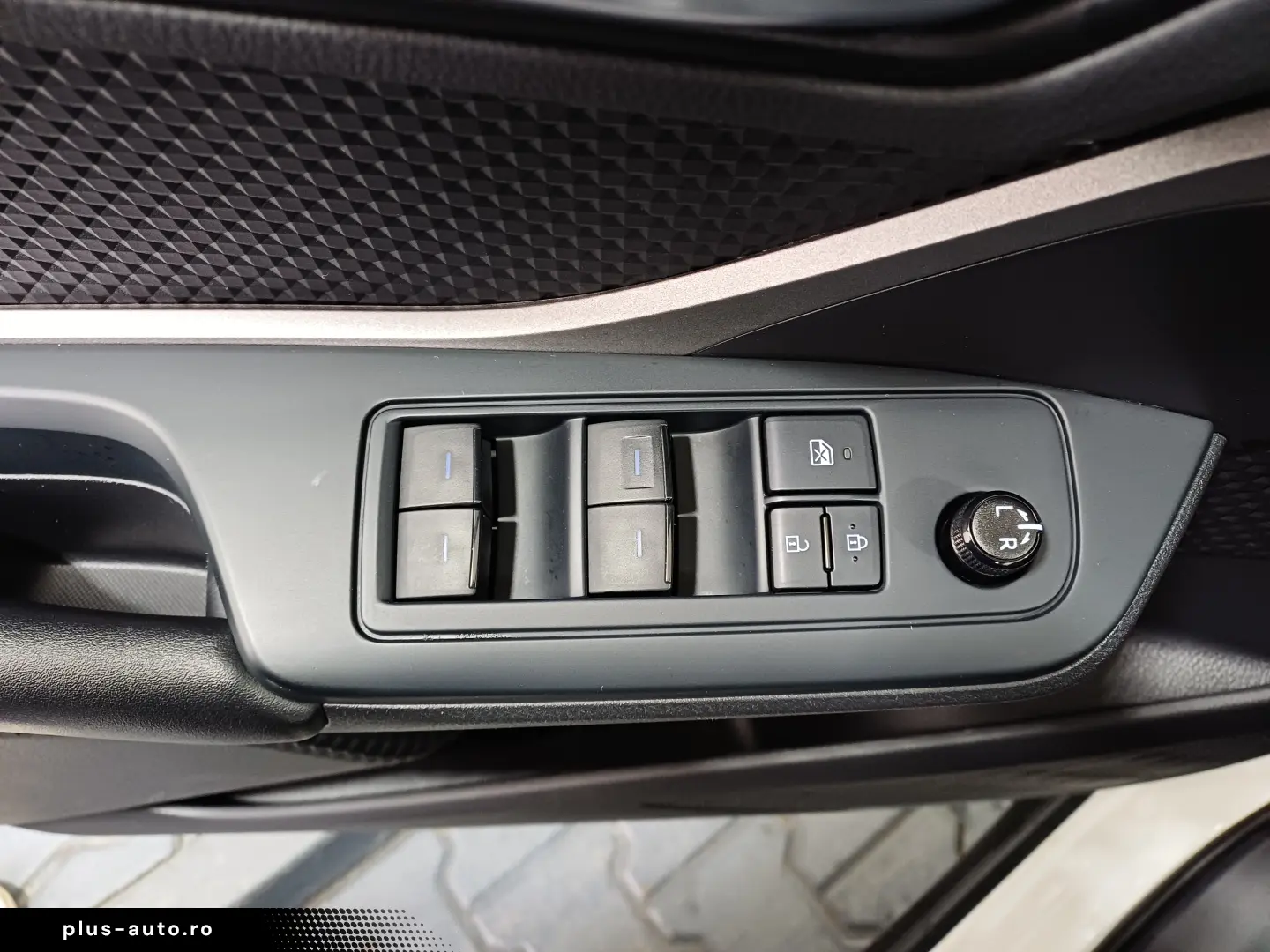 Toyota C-HR 1 8 Hybrid C-ENTER