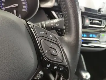 Toyota C-HR 1 8 Hybrid C-ENTER