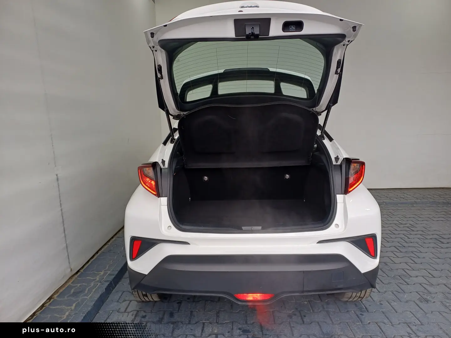 Toyota C-HR 1 8 Hybrid C-ENTER