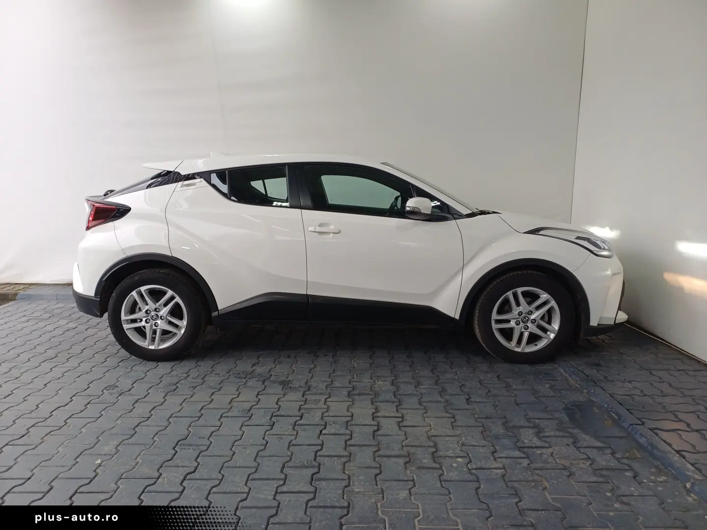 Toyota C-HR 1 8 Hybrid C-ENTER