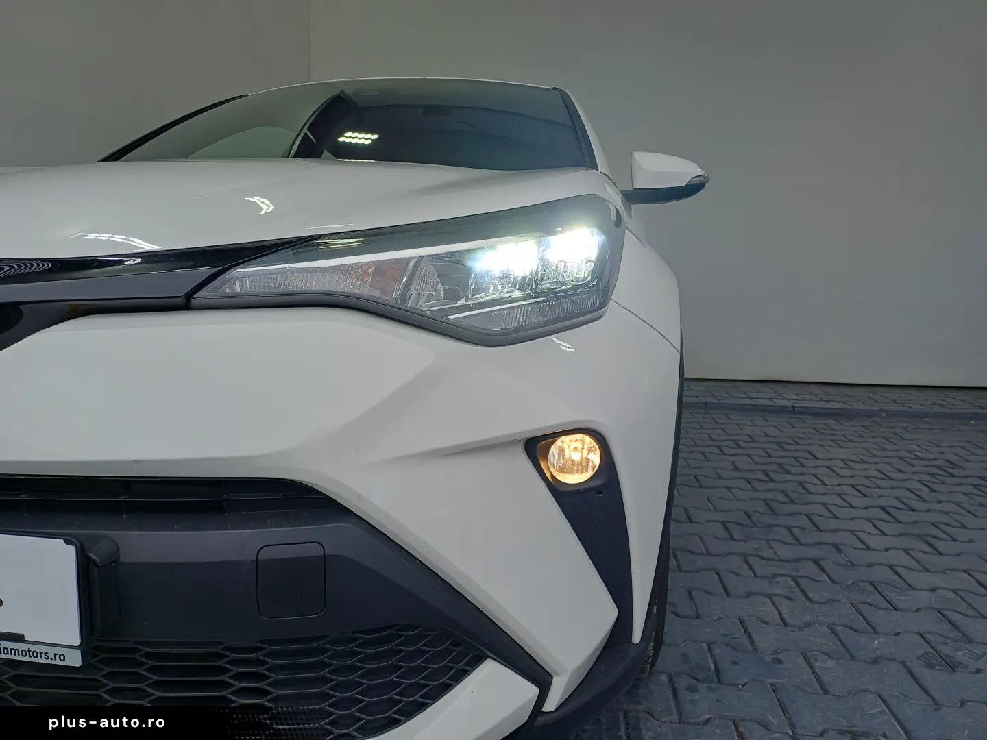 Toyota C-HR 1 8 Hybrid C-ENTER