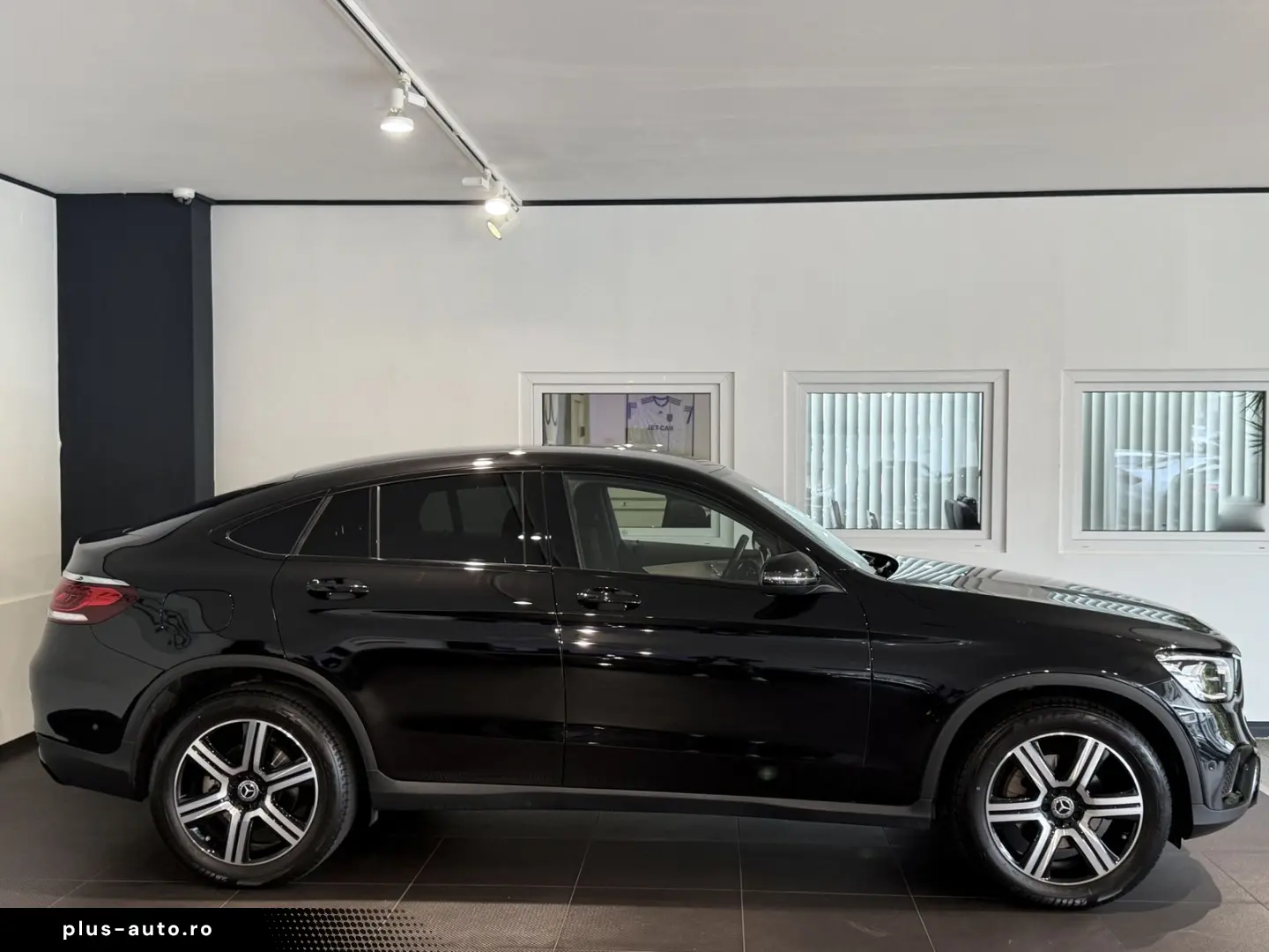 MERCEDES-BENZ GLC 220 d 4Matic  1.Hand-Digital-AHK-Night