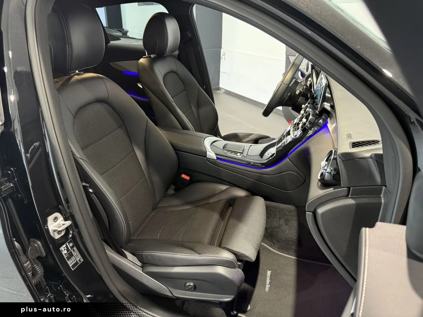 MERCEDES-BENZ GLC 220 d 4Matic  1.Hand-Digital-AHK-Night