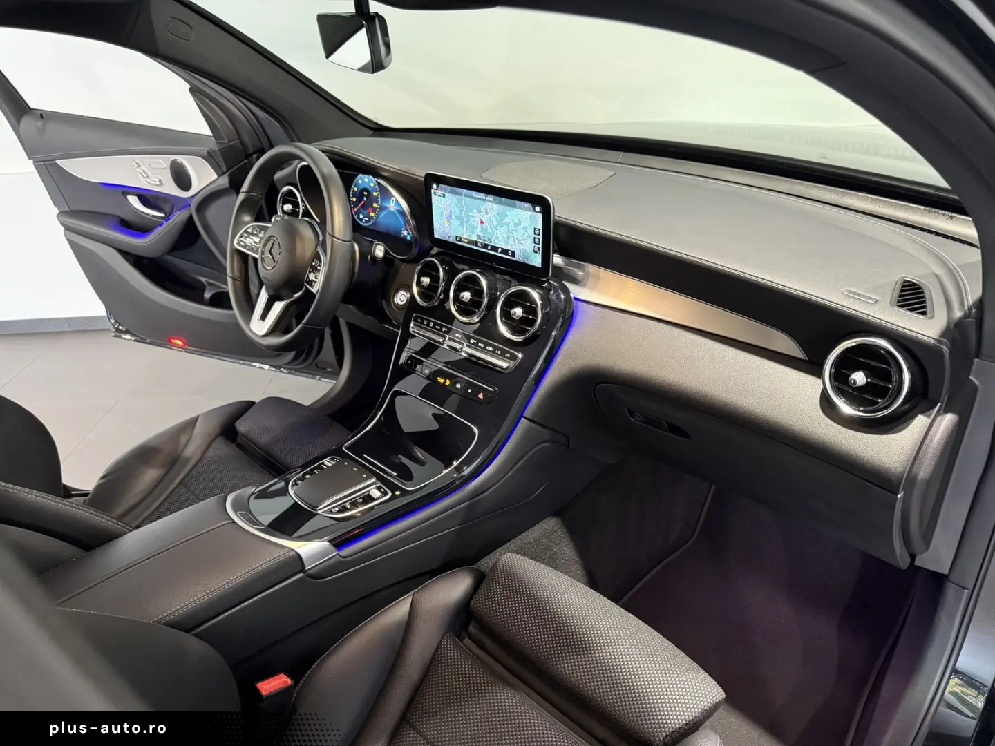 MERCEDES-BENZ GLC 220 d 4Matic  1.Hand-Digital-AHK-Night