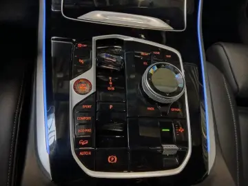 BMW X5 xDr30d  UVP 125.440€ MASSAGE LUFT STHZG TRITT