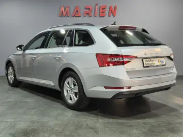 SKODA Superb 2.0 TDI DSG LED NAVI VIRTUAL KAMERA