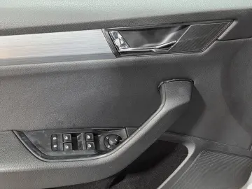 SKODA Superb 2.0 TDI DSG LED NAVI VIRTUAL KAMERA