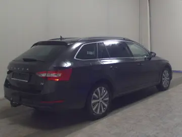 SKODA Superb Kombi 1.4 TSI iV Ambition Navi LED vc AHK