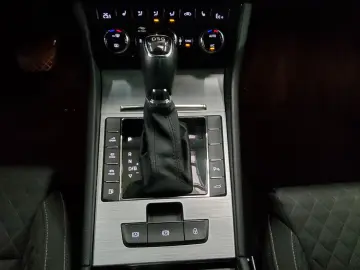 SKODA Superb Kombi 1.4 TSI iV Ambition Navi LED vc AHK