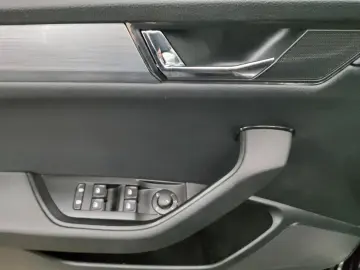 SKODA Superb Kombi 1.4 TSI iV Ambition Navi LED vc AHK