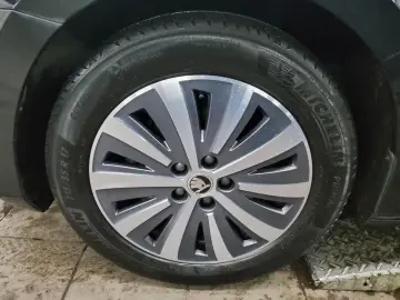 SKODA Superb Kombi 1.4 TSI iV Ambition Navi LED vc AHK