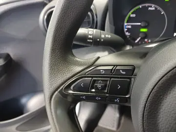 Toyota Yaris 1 5 VVT-i Hybrid Active Drive